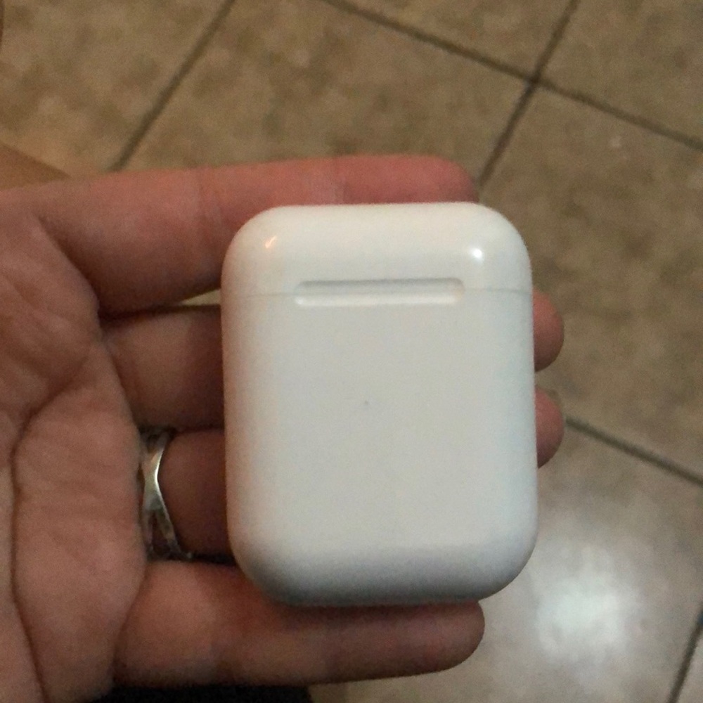 AirPods